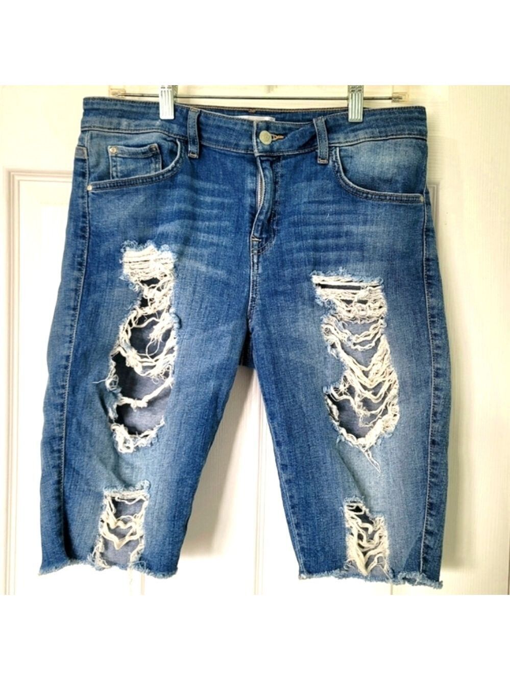 GUESS Women's  Ripped Distressed Denim Shorts Size 30